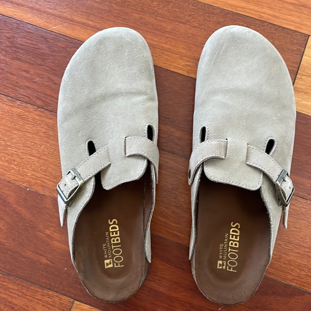 Women's White Mountain Buckle Clog Taupe Suede